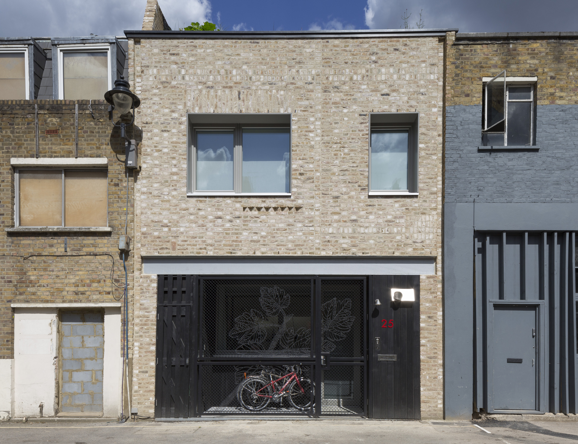 kings mews exterior 0003